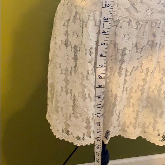 🏖️ American Eagle Outfitter Creme Lace Skirt, Size 6 - Picture 3 of 6